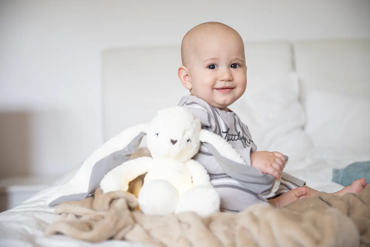Comment Intégrer un Ours en Peluche à Bruit Blanc dans la Routine Quotidienne de Votre Bébé: Guide Pratique 