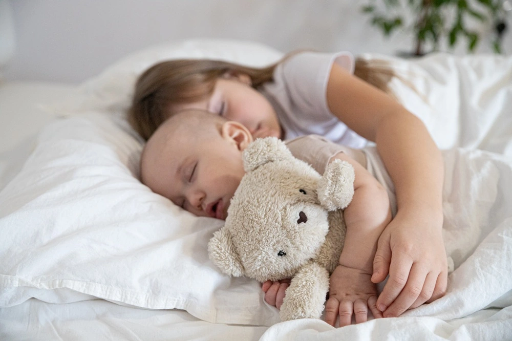 Comment aider votre enfant à s'endormir pour la sieste? Des rituels qui fonctionnent vraiment