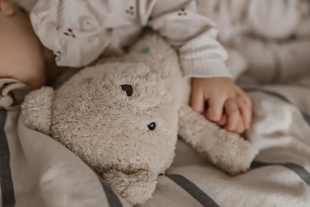 Pourquoi un ours en peluche apaisant est un excellent cadeau de Noël pour bébé